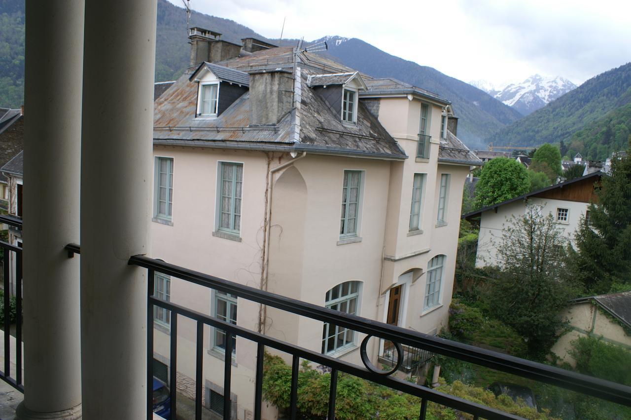 Hotel Celeste Bagnères-de-Luchon الغرفة الصورة